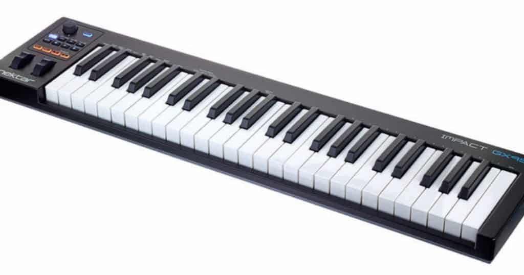 logiciel mixage audio : le clavier maître qui permet de se connecter en USB et contrôler de manière très intuitive son séquenceur
